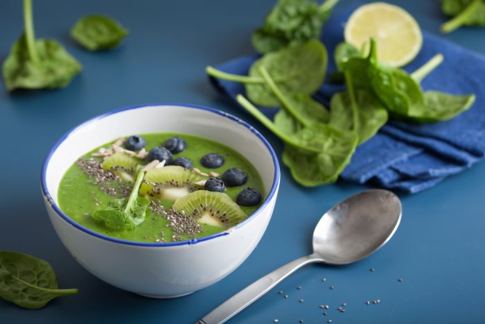 Smoothie Bowl with Spinach and Avocado